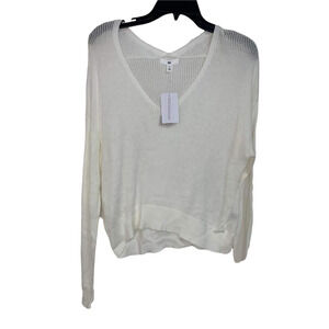 BP. Ivory Rubbed Long Sleeve V-neck Size Medium NWT‎